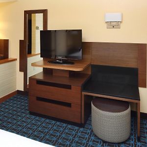 Zimmer mit Kingsize-Bett für Gäste mit Behinderungen